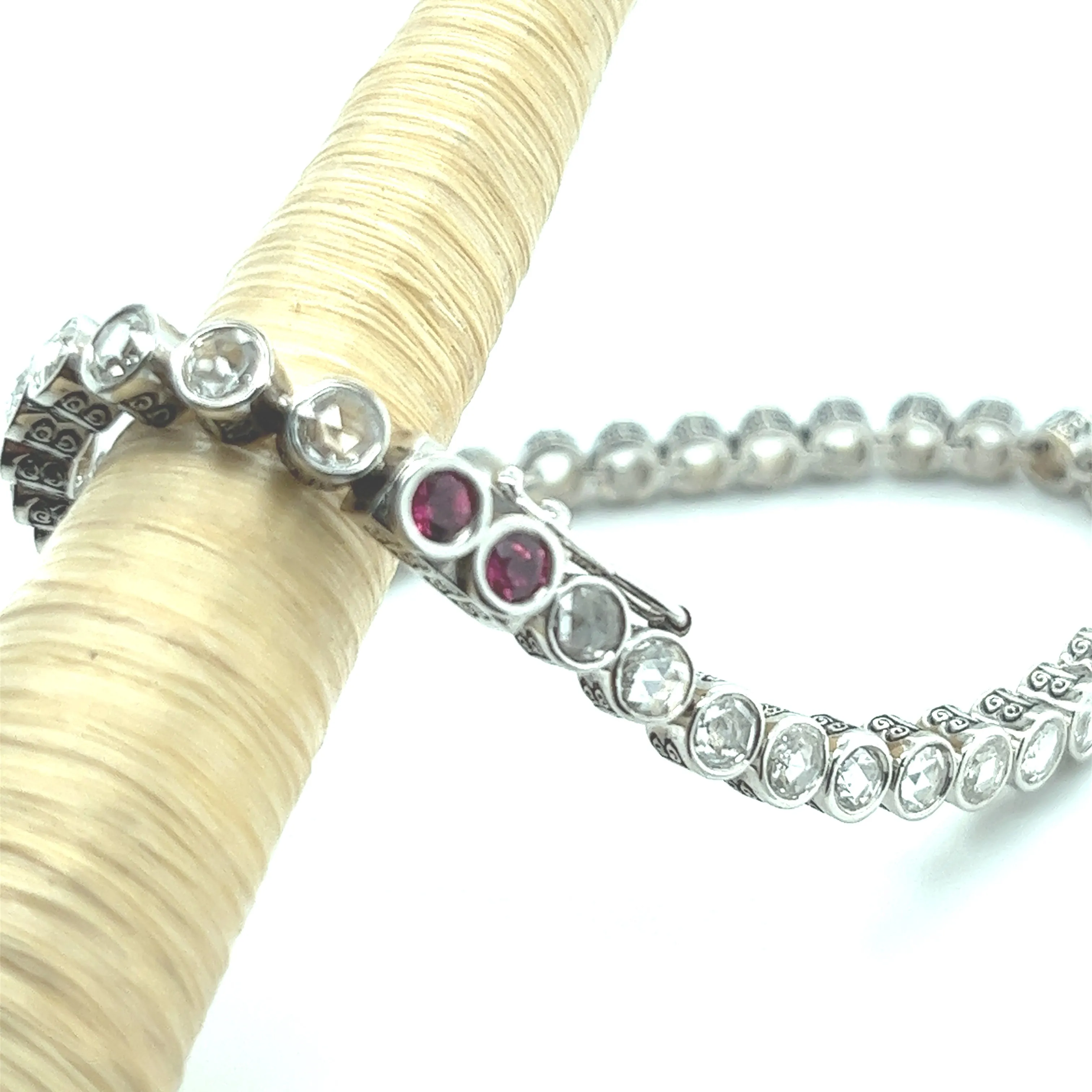 18kt White Gold Tennis Bracelet with White Rose-cut Diamonds