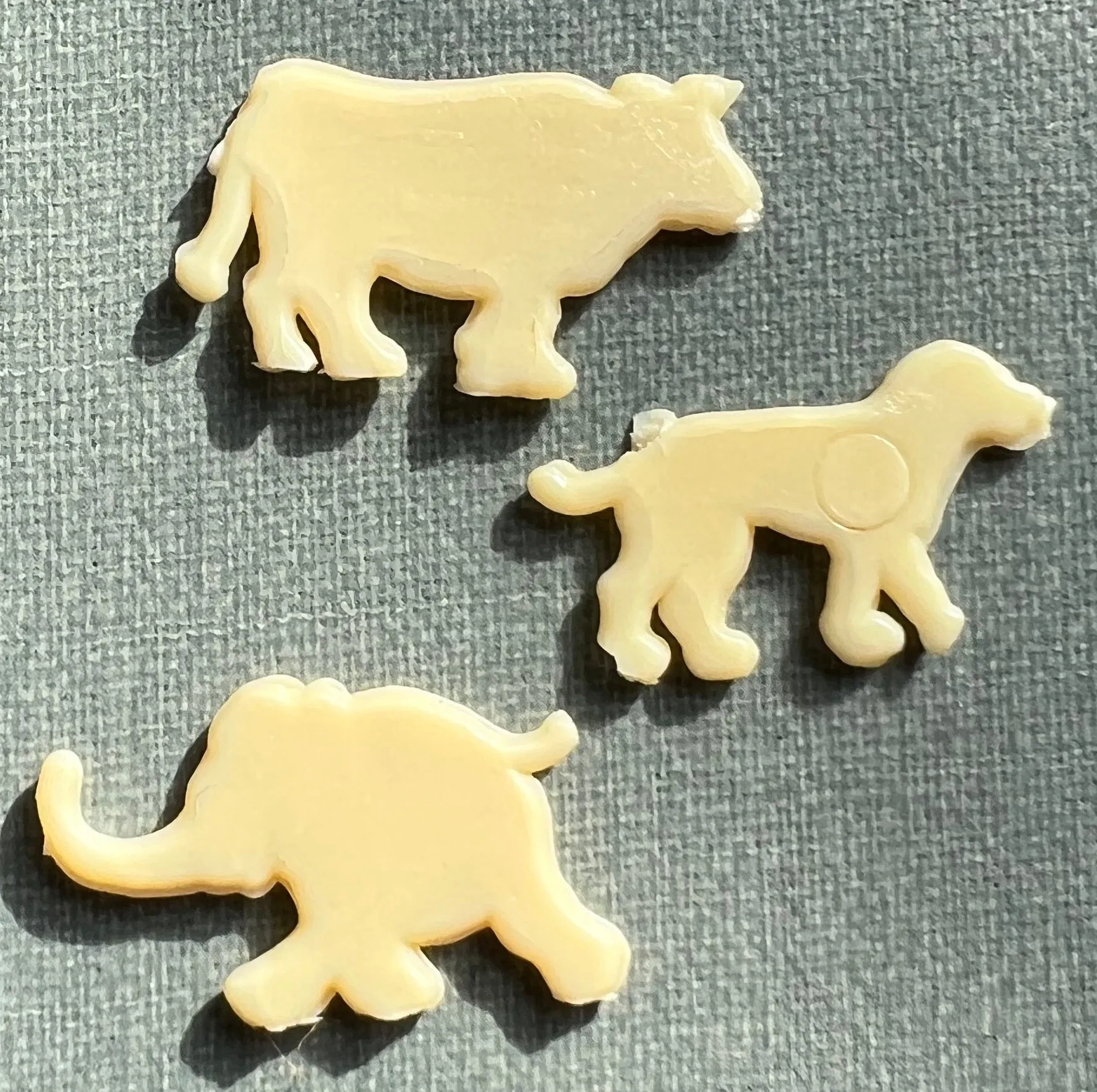 3 Tiny 1940s Flat Animals - 2.2cm long