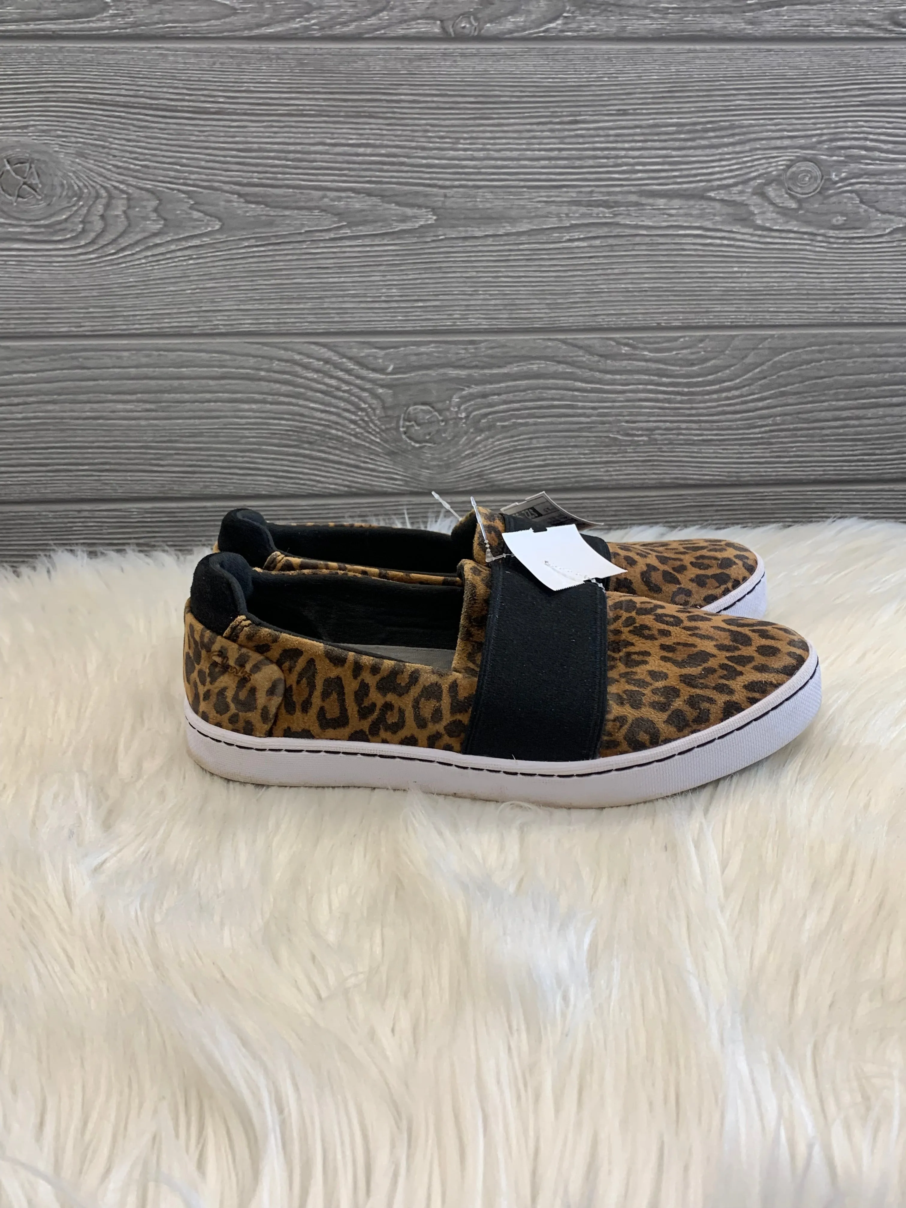 Animal Print Shoes Sneakers Clarks, Size 8.5