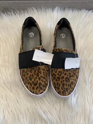 Animal Print Shoes Sneakers Clarks, Size 8.5