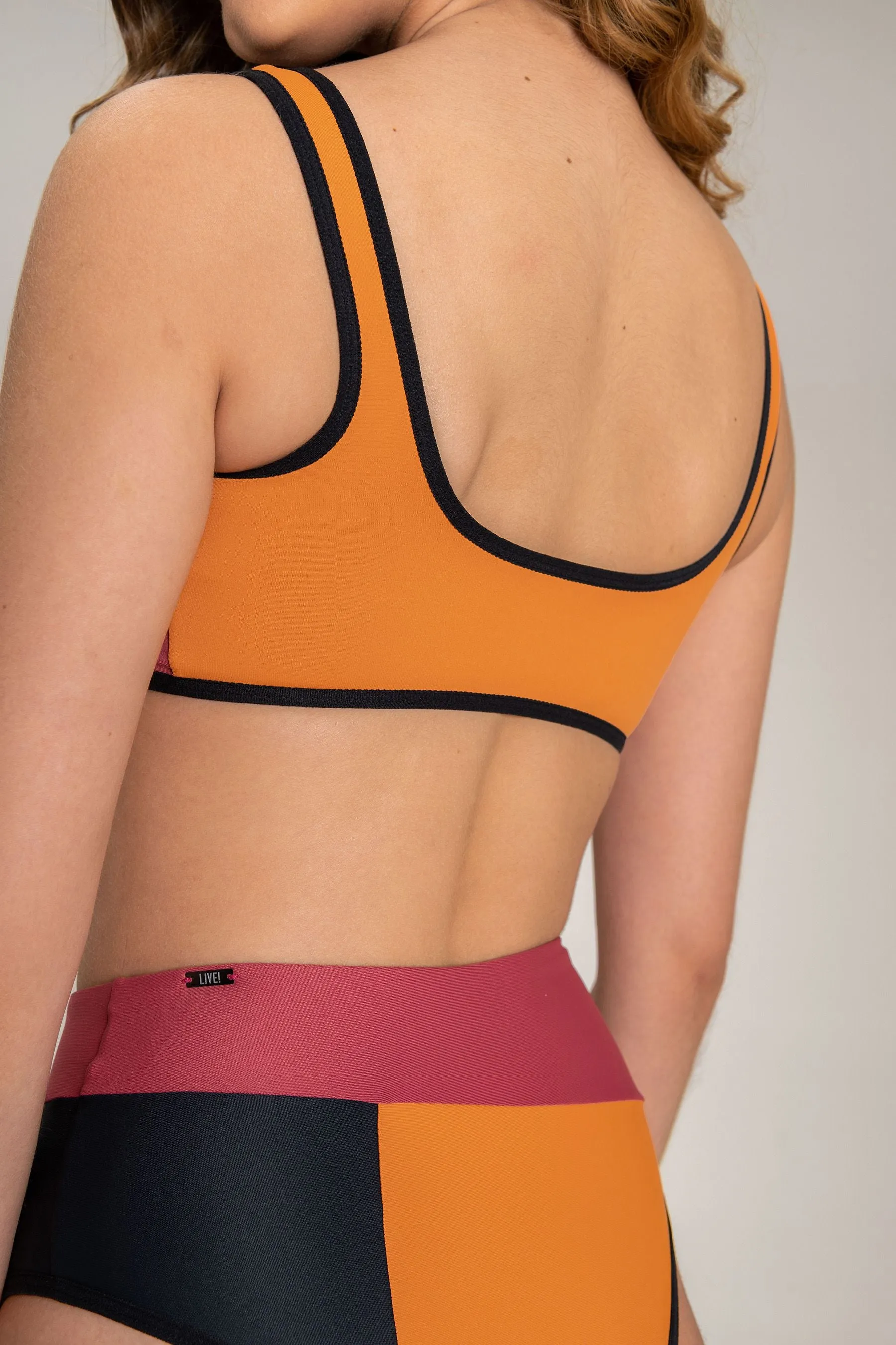 BT Sportif Mid Zip Sports Bra