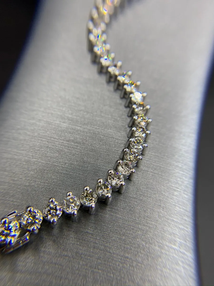 Chic 8.00 CT Round Cut Diamond Tennis Bracelet in 14KT White Gold - Bracelet