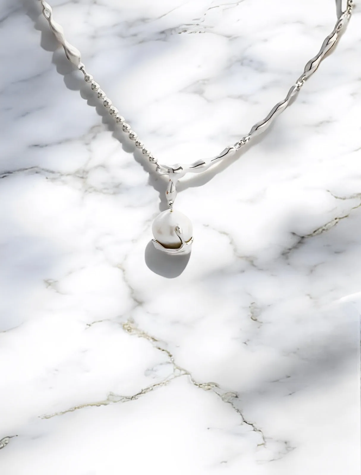 Isabella - Baroque Pearl Pendant Necklace