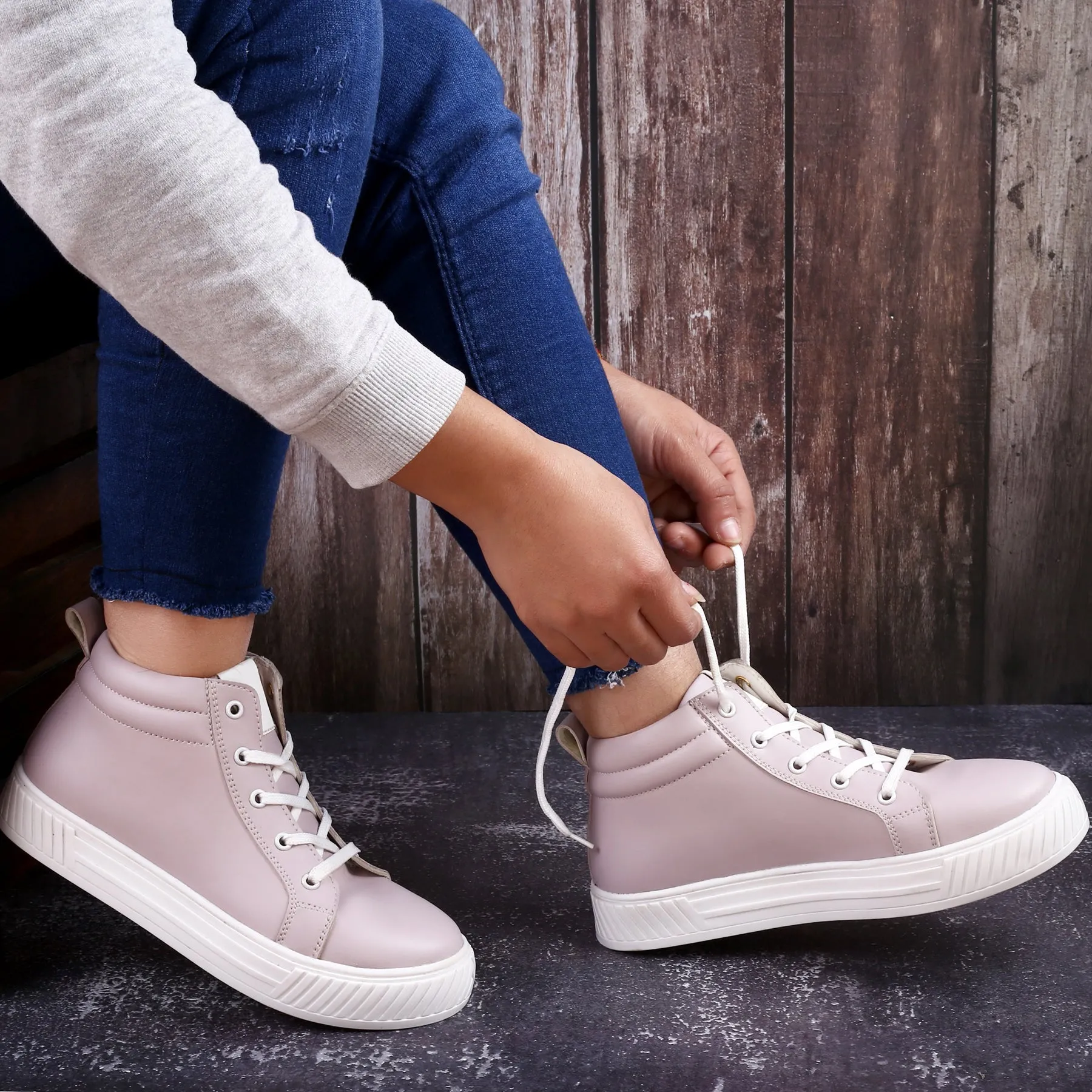 New Stylish Women's Casual Sneaker Lace-up Shoes