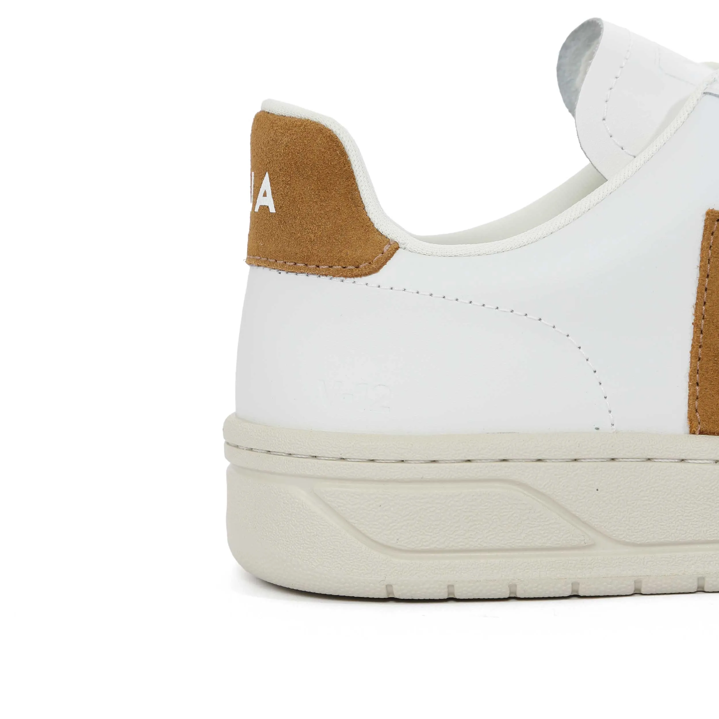 Veja V-12 Trainer in Extra White & Camel