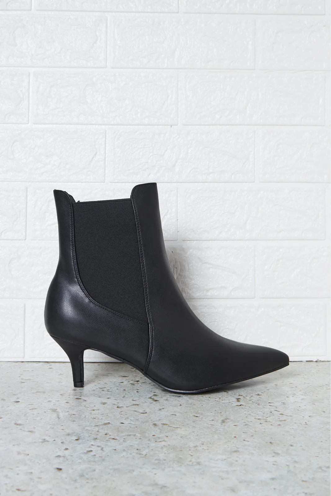 Women Black Solid Boot